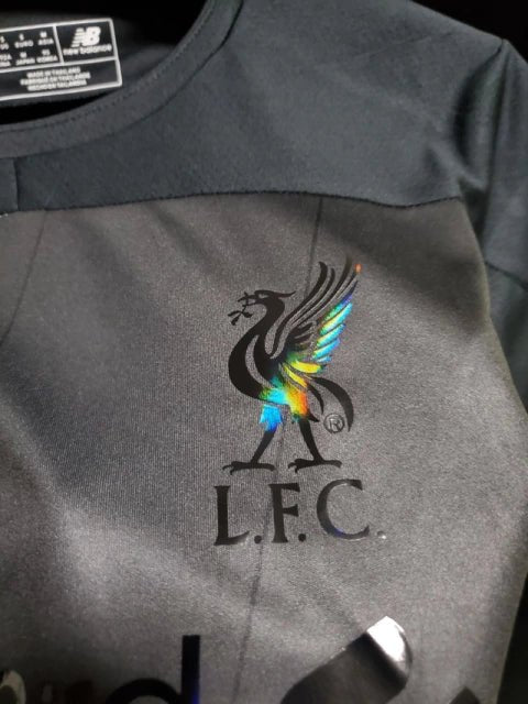 Camisa Refletiva Liverpool 19/20 New Balance Versão Torcedor Preta - FutStore Oficial!