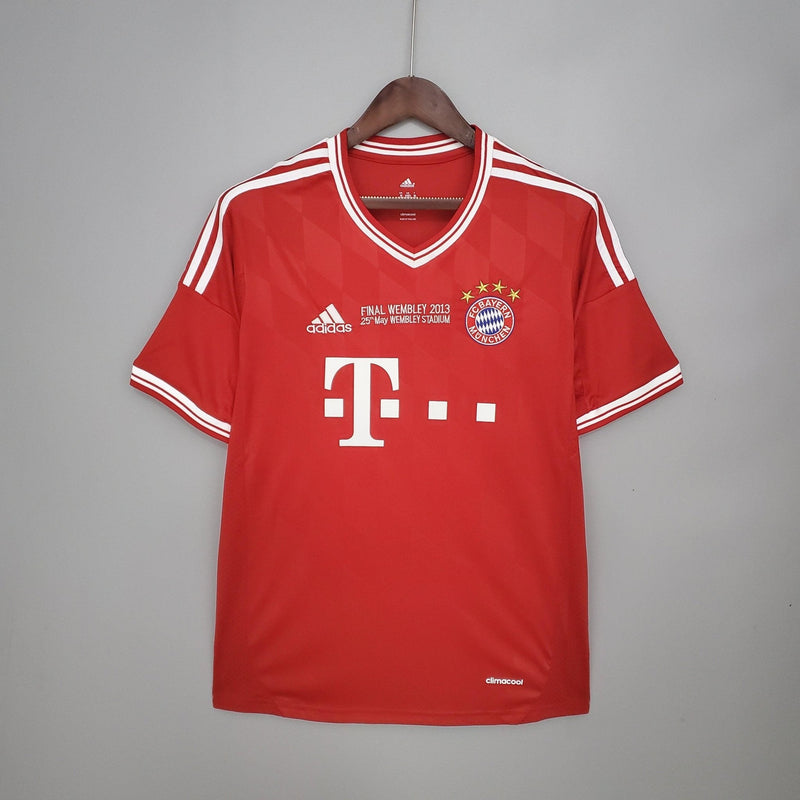 Camisa Retrô Bayern de Munique 2013/14 Home Champions League Edition - FutStore Oficial!