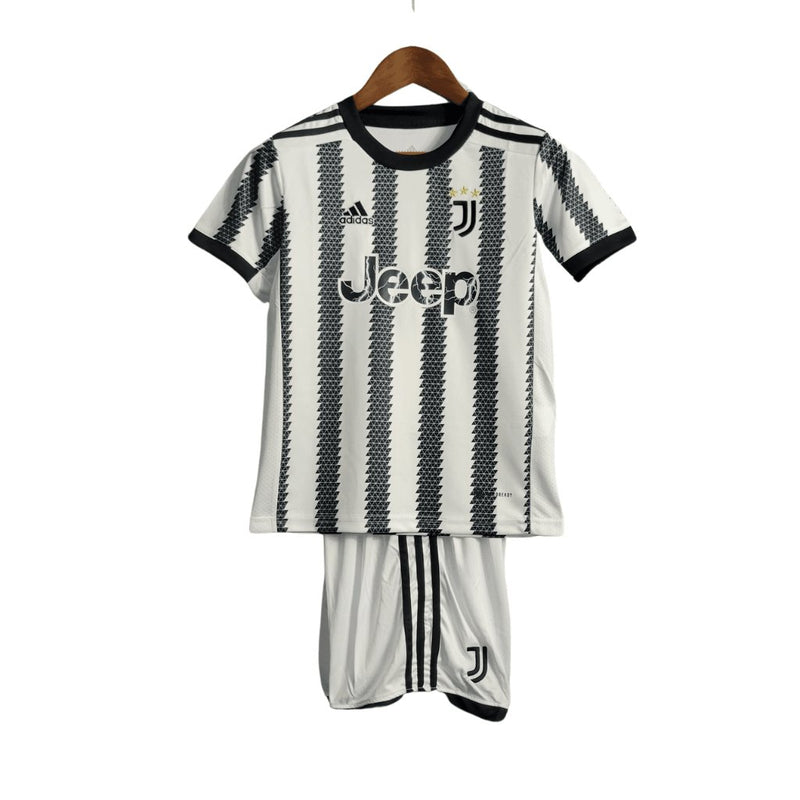 Kit Infantil Juventus I 23/24 - Adidas - FutStore Oficial!