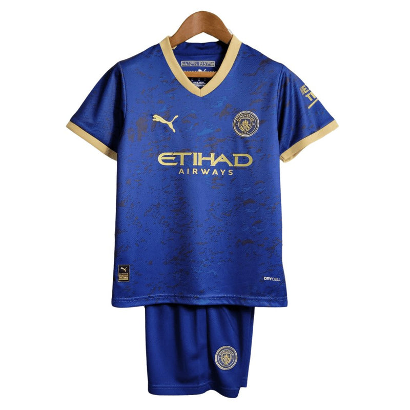 Kit infantil Manchester City IIII 22/23 - Puma - FutStore Oficial!