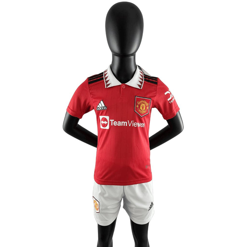 Kit Infantil Manchester United I 22/23 - Adidas - FutStore Oficial!